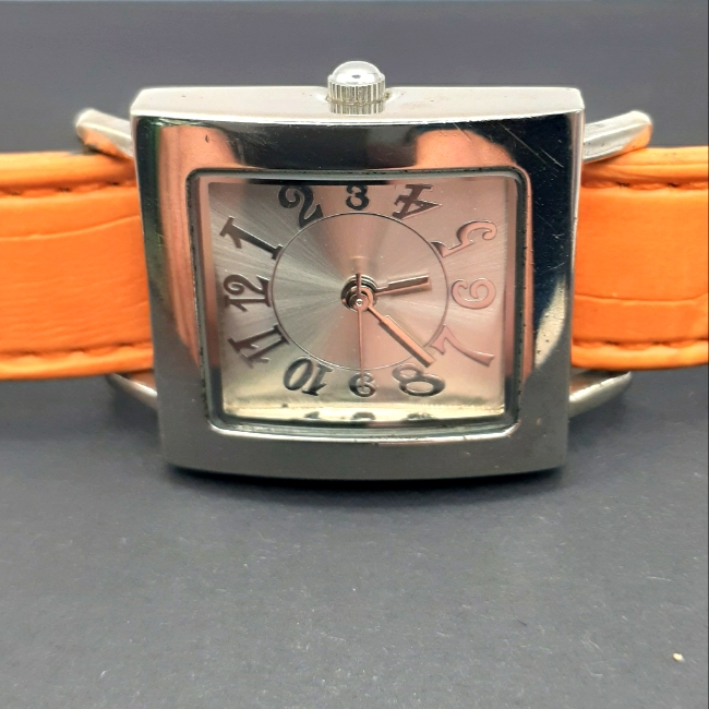 Ladies Quartz Watch